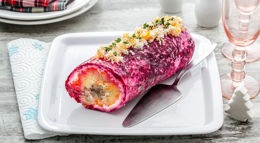 Селедка под шубой в рулете на Новый год