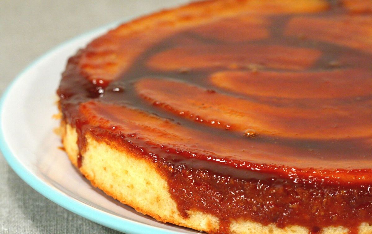 Банановый пирог с карамелью: тропический десерт для гурманов