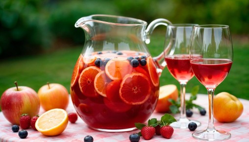 Компоты, которые согревают и радуют: 10 оригинальных рецептов для любого времени года