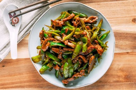 Традиционный стир-фрай со свининой и перцем: быстро и вкусно