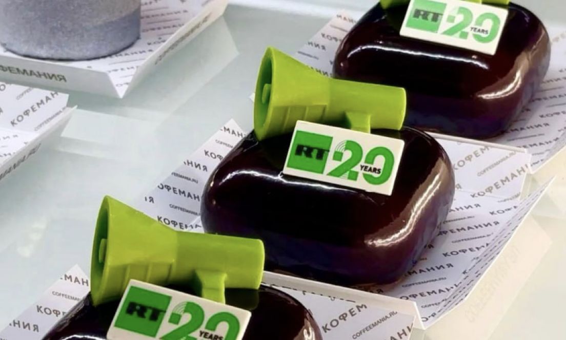 Кофемания презентовала уникальный десерт в честь юбилея телеканала RT