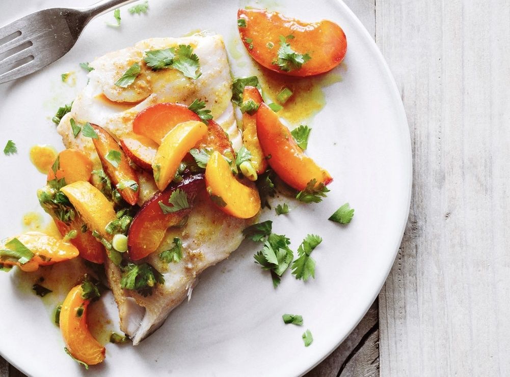 Запеченная рыба с фруктами
