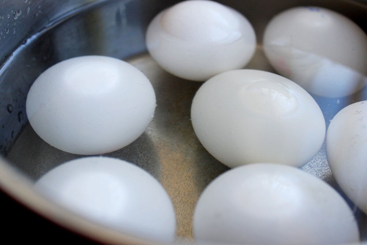 Неповторимые пасхальные яйца: удивительный способ окраски, который стоит попробовать