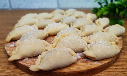 Уральский рецепт: вареники с картошкой и салом на каждый день