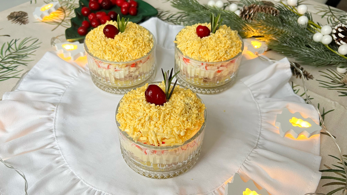 Как накрыть новогодний стол 2026: шикарно и экономно