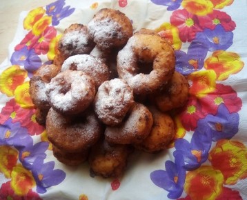 Невероятные творожные пончики для домашнего угощения