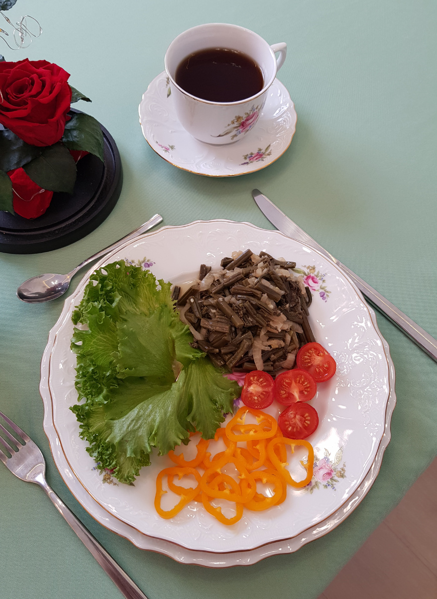 Вкусная закуска из тушёного папоротника: запоминающийся рецепт