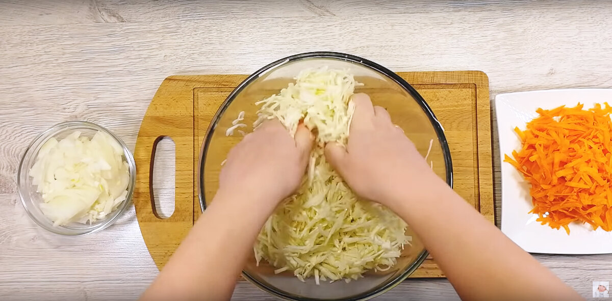 Пирог из капусты: быстро, просто и без замеса