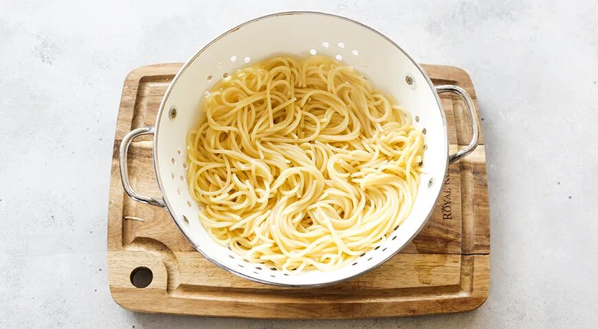 Итальянская классика: как приготовить спагетти с томатным соусом