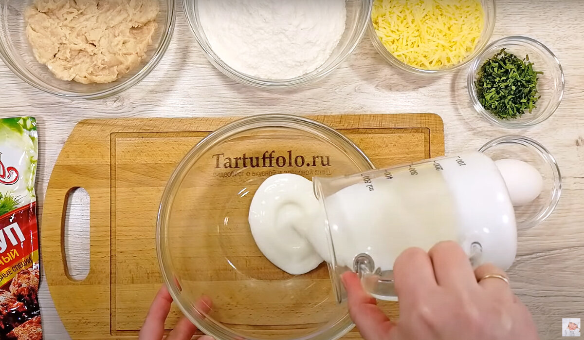 Лепешки на кефире: секреты приготовления с сочной начинкой