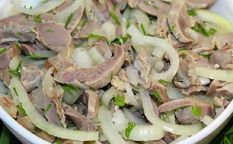 Салат с куриными желудками: как стал хитом вечеринок