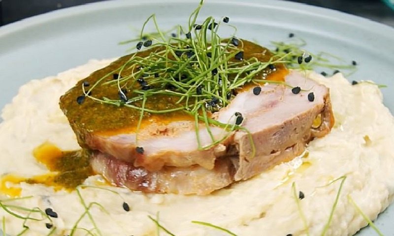 Секрет идеального свиного рулета с беконом, который удивит ваших гостей