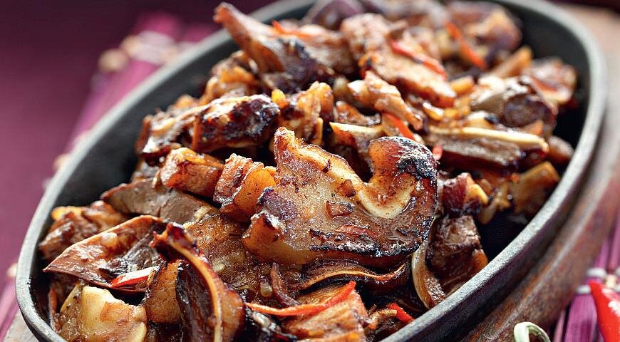 Сисиг: шкварчащий хит из недорогих частей свинины