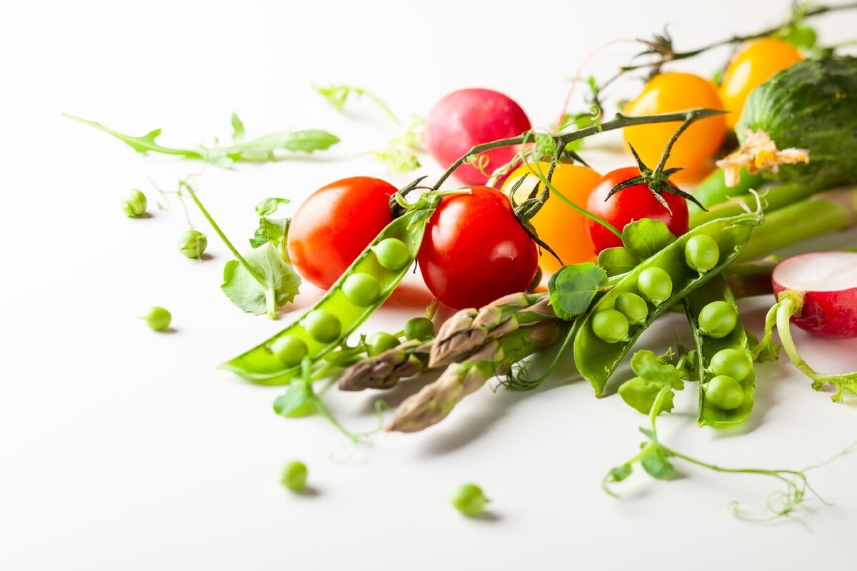 Увлекательные рецепты легких овощных салатов для вашего стола