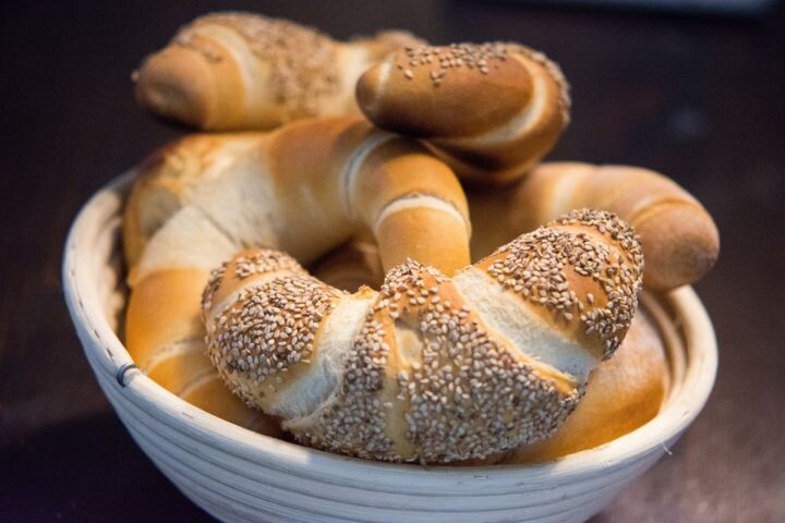 Специфические праздники апреля: от дня рогаликов до дня гармониста