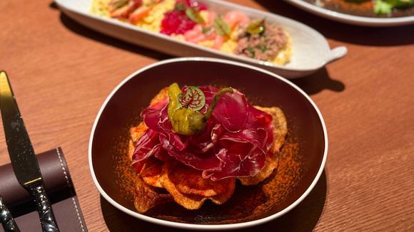 Гастрономическая неделя: премиальные стейки, авторские коктейли и винный вечер