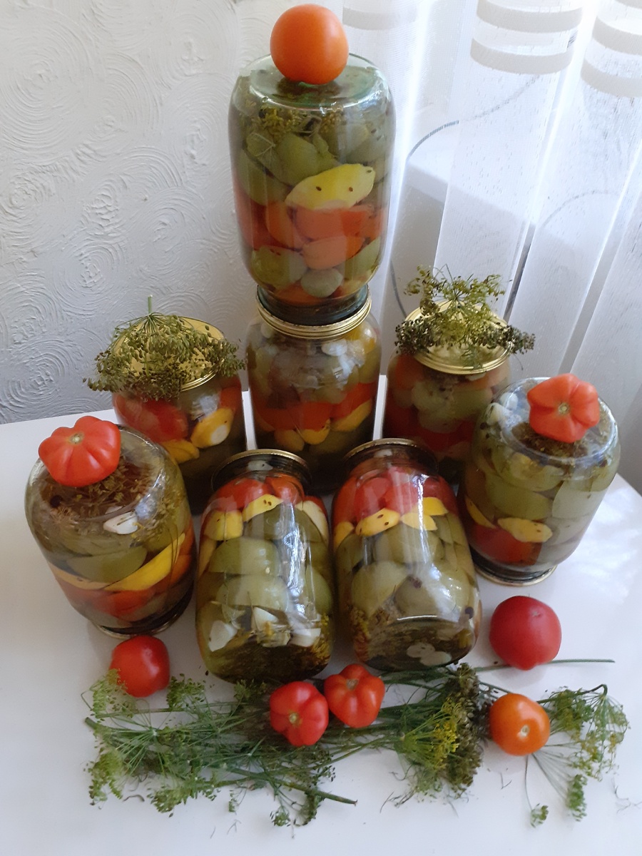 Как сохранить урожай? Рецепт ассорти из зеленых томатов на зиму