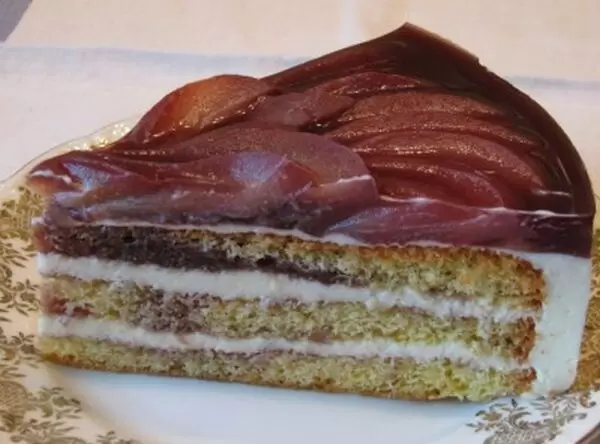 Торт с винными грушами: спокойное объяснение вкуса и технологии
