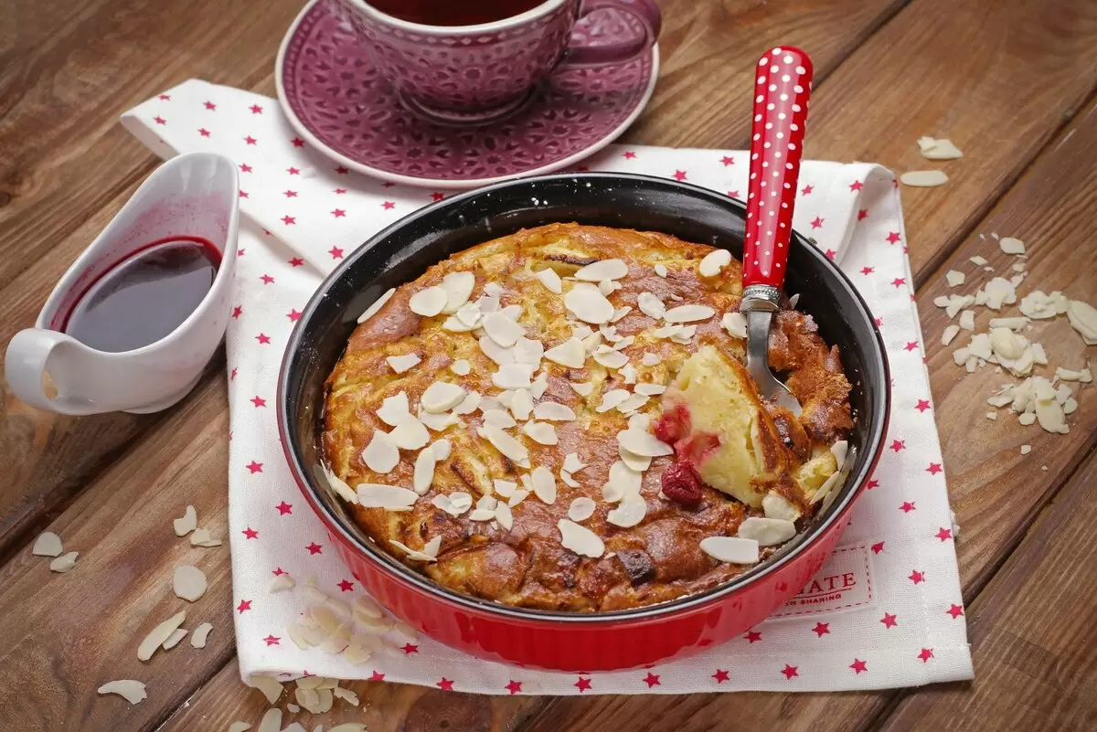 Нежнейший клафути: простой и быстрый десерт с вишней