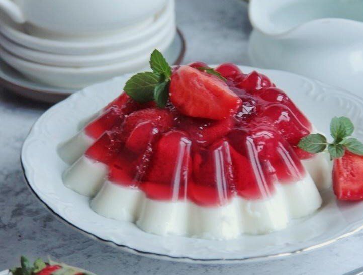 Нежный десерт с клубникой: кулинарная находка для любителей творога