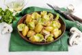 Погружение в кулинарию: картофель с грибами и капустой